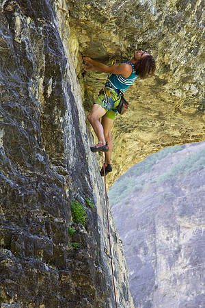 Sam Perkins on Litmus Test 5.11c, American Fork Canyon, Utah